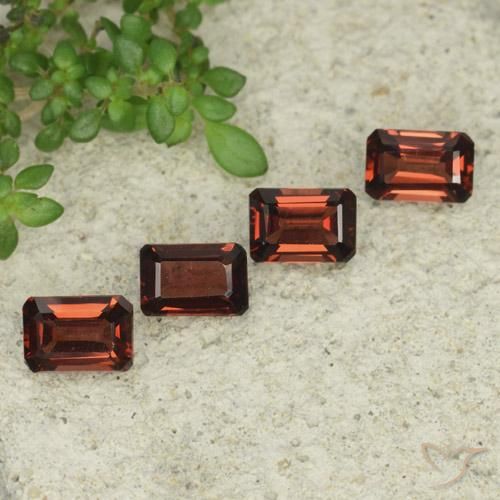 Shop natural 3.01ct サングリアレッド パイロープガーネット gems, 八角形 / エメラルドカット, from モザンビーグ at GemSelect. In stock, global shipping!