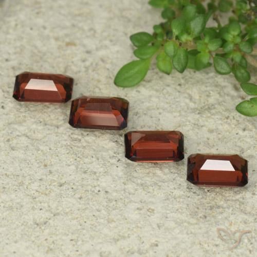Shop natural 3.01ct サングリアレッド パイロープガーネット gems, 八角形 / エメラルドカット, from モザンビーグ at GemSelect. In stock, global shipping!