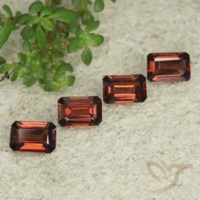 Shop natural 2.70ct ミディアムレッド パイロープガーネット gems, 八角形 / エメラルドカット, from モザンビーグ at GemSelect. In stock, global shipping!