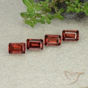 Shop natural 2.45ct ディープレッド パイロープガーネット gems, 八角形 / エメラルドカット, from モザンビーグ at GemSelect. In stock, global shipping!