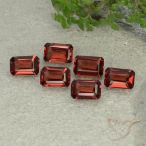 Shop natural 3.31ct ディープレッド パイロープガーネット gems, 八角形 / エメラルドカット, from モザンビーグ at GemSelect. In stock, global shipping!