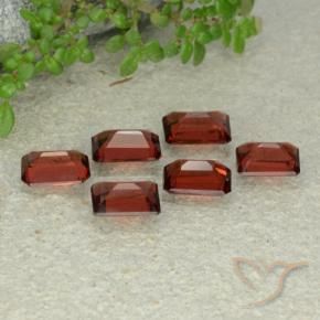 Shop natural 3.69ct ダークレッド パイロープガーネット gems, 八角形 / エメラルドカット, from モザンビーグ at GemSelect. In stock, global shipping!