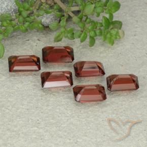 Shop natural 4.10ct ディープレッド パイロープガーネット gems, 八角形 / エメラルドカット, from モザンビーグ at GemSelect. In stock, global shipping!