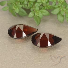 Shop natural 2.02ct ディープレッド パイロープガーネット gems, 洋梨の形, from モザンビーグ at GemSelect. In stock, global shipping!