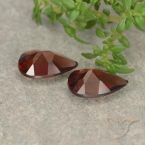 Shop natural 1.90ct ディープレッド パイロープガーネット gems, 洋梨の形, from モザンビーグ at GemSelect. In stock, global shipping!