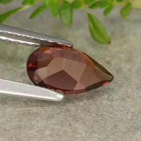 0.77カラットの天然レッドパイロープガーネット（8.1×5.1 mm・洋梨の形）