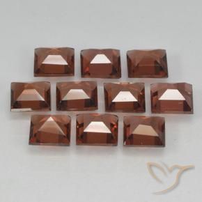 Shop natural 3.84ct ミディアムレッド パイロープガーネット gems, 四角形, from モザンビーグ at GemSelect. In stock, global shipping!