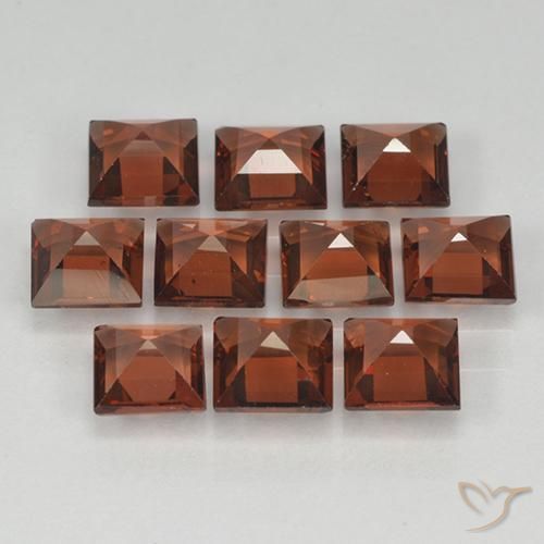 Shop natural 3.94ct サングリアレッド パイロープガーネット gems, 四角形, from モザンビーグ at GemSelect. In stock, global shipping!