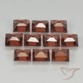 Shop natural 4.07ct 明るい赤 パイロープガーネット gems, 四角形, from モザンビーグ at GemSelect. In stock, global shipping!