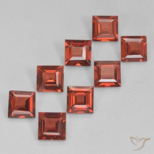 Shop natural 2.94ct サングリアレッド パイロープガーネット gems, 四角形, from モザンビーグ at GemSelect. In stock, global shipping!