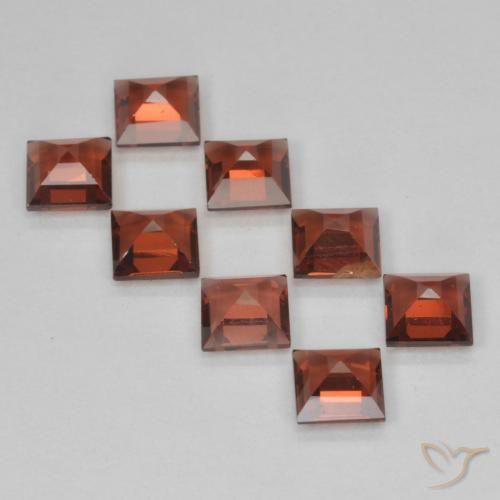 Shop natural 3.50ct スカーレットレッド パイロープガーネット gems, 四角形, from モザンビーグ at GemSelect. In stock, global shipping!