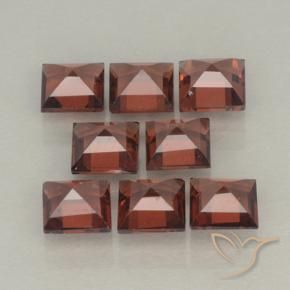 Shop natural 3.52ct スカーレットレッド パイロープガーネット gems, 四角形, from モザンビーグ at GemSelect. In stock, global shipping!