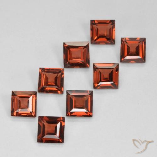 Shop natural 3.22ct ディープレッド パイロープガーネット gems, 四角形, from モザンビーグ at GemSelect. In stock, global shipping!