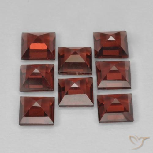 Shop natural 3.47ct 濃いスカーレットレッド パイロープガーネット gems, 四角形, from モザンビーグ at GemSelect. In stock, global shipping!