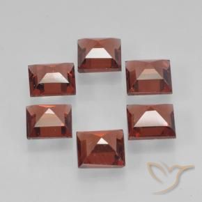 Shop natural 2.41ct カラントレッド パイロープガーネット gems, 四角形, from モザンビーグ at GemSelect. In stock, global shipping!