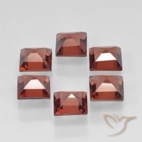 Shop natural 2.54ct 明るい赤 パイロープガーネット gems, 四角形, from モザンビーグ at GemSelect. In stock, global shipping!