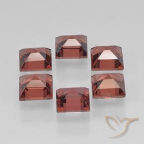 Shop natural 2.63ct スカーレットレッド パイロープガーネット gems, 四角形, from モザンビーグ at GemSelect. In stock, global shipping!