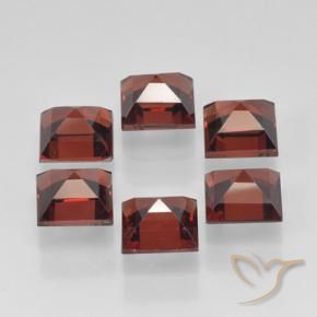 Shop natural 2.96ct ミディアムレッド パイロープガーネット gems, 四角形, from モザンビーグ at GemSelect. In stock, global shipping!