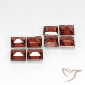 Shop natural 3.05ct ディープレッド パイロープガーネット gems, 四角形, from モザンビーグ at GemSelect. In stock, global shipping!