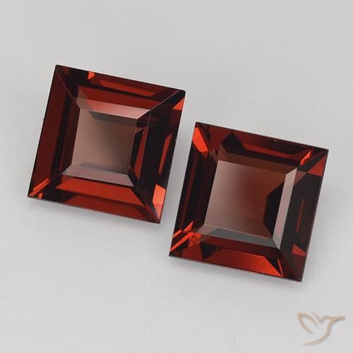 Shop natural 2.49ct ディープレッド パイロープガーネット gems, 四角形, from マダガスカル at GemSelect. In stock, global shipping!