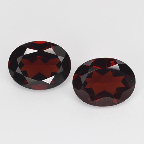 Shop natural 4.15ct 黒がかった赤 パイロープガーネット gems, 楕円形, from モザンビーグ at GemSelect. In stock, global shipping!