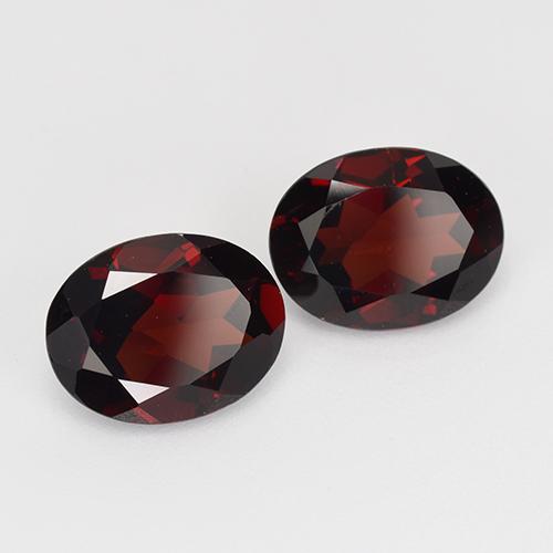 Shop natural 4.15ct 黒がかった赤 パイロープガーネット gems, 楕円形, from モザンビーグ at GemSelect. In stock, global shipping!
