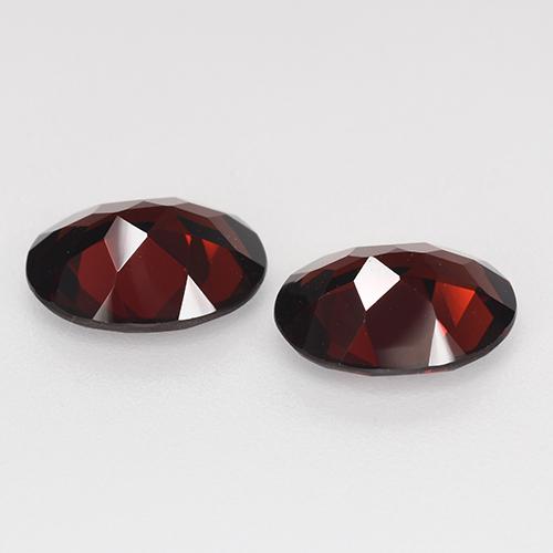 Shop natural 4.15ct 黒がかった赤 パイロープガーネット gems, 楕円形, from モザンビーグ at GemSelect. In stock, global shipping!
