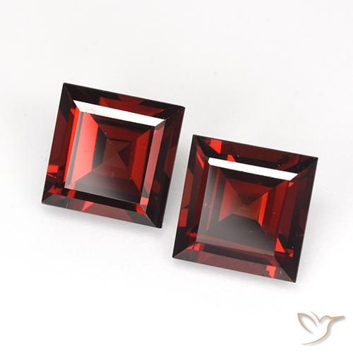 Shop natural 4.17ct ディープレッド パイロープガーネット gems, 四角形, from モザンビーグ at GemSelect. In stock, global shipping!