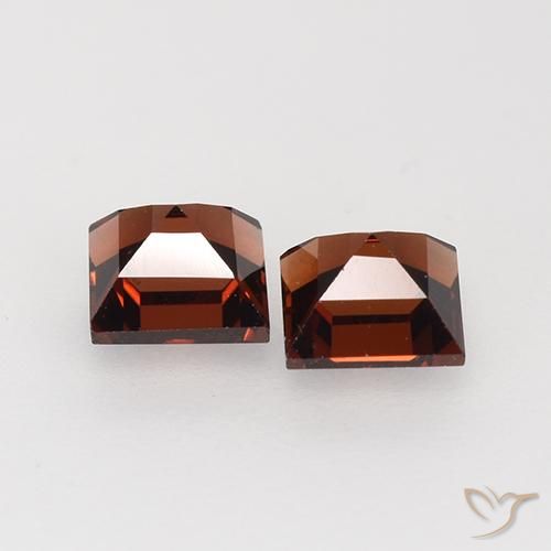Shop natural 1.11ct メルローレッド パイロープガーネット gems, 四角形, from モザンビーグ at GemSelect. In stock, global shipping!