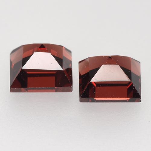 1.10カラットの天然ディープレッドパイロープガーネット（4.2×4.2 mm・四角）