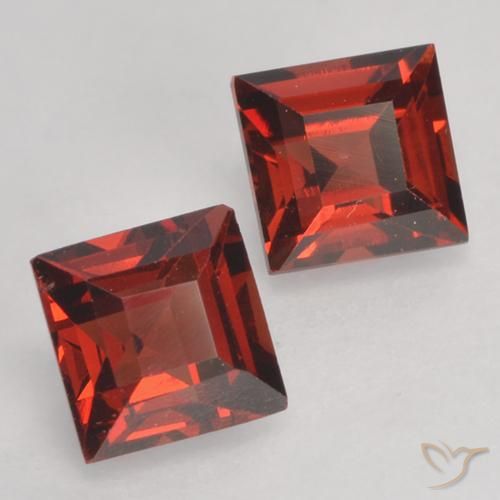 Shop natural 1.03ct サングリアレッド パイロープガーネット gems, 四角形, from モザンビーグ at GemSelect. In stock, global shipping!