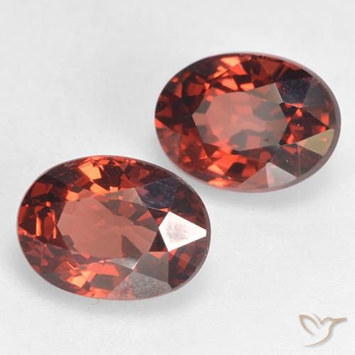 Shop natural 2.35ct ミディアムレッド パイロープガーネット gems, 楕円形, from モザンビーグ at GemSelect. In stock, global shipping!