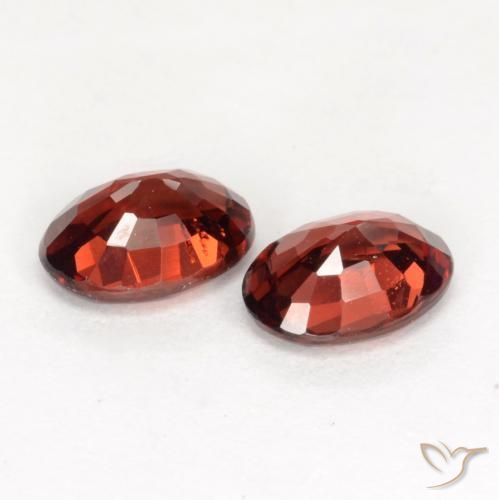Shop natural 1.96ct カラントレッド パイロープガーネット gems, 楕円形, from モザンビーグ at GemSelect. In stock, global shipping!