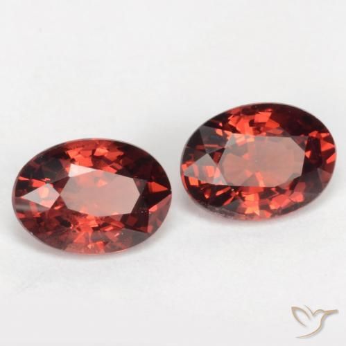Shop natural 2.07ct ディープレッド パイロープガーネット gems, 楕円形, from モザンビーグ at GemSelect. In stock, global shipping!