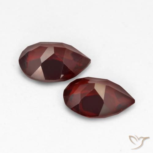 Shop natural 1.68ct 濃いブラッドレッド パイロープガーネット gems, 洋梨の形, from モザンビーグ at GemSelect. In stock, global shipping!