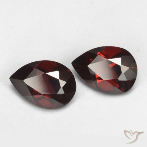 Shop natural 1.71ct ディープレッド パイロープガーネット gems, 洋梨の形, from モザンビーグ at GemSelect. In stock, global shipping!