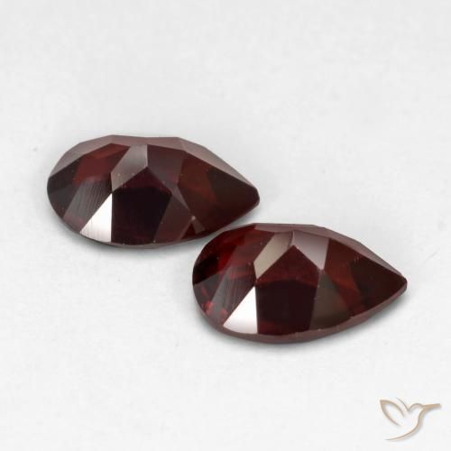 Shop natural 1.71ct ディープレッド パイロープガーネット gems, 洋梨の形, from モザンビーグ at GemSelect. In stock, global shipping!