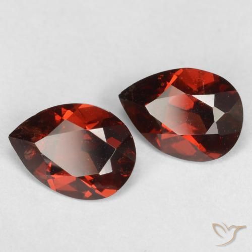 Shop natural 1.68ct ディープレッド パイロープガーネット gems, 洋梨の形, from モザンビーグ at GemSelect. In stock, global shipping!