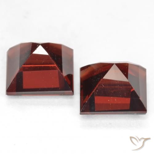 Shop natural 4.46ct ディープレッド パイロープガーネット gems, 四角形, from インド at GemSelect. In stock, global shipping!