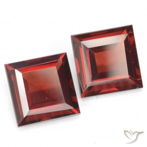 Shop natural 4.13ct ミディアムレッド パイロープガーネット gems, 四角形, from インド at GemSelect. In stock, global shipping!