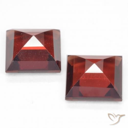 Shop natural 4.13ct ミディアムレッド パイロープガーネット gems, 四角形, from インド at GemSelect. In stock, global shipping!