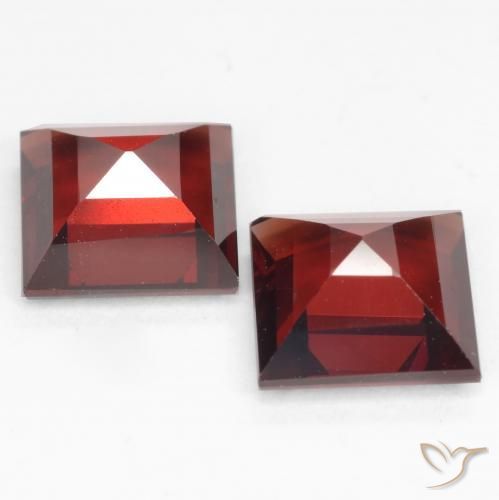 Shop natural 4.04ct カラントレッド パイロープガーネット gems, 四角形, from インド at GemSelect. In stock, global shipping!