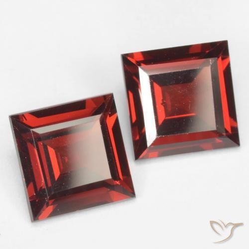 Shop natural 3.84ct 濃いブラッドレッド パイロープガーネット gems, 四角形, from インド at GemSelect. In stock, global shipping!