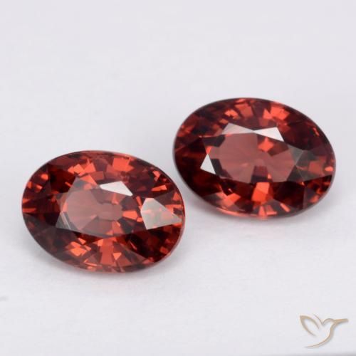 Shop natural 2.20ct ディープレッド パイロープガーネット gems, 楕円形, from モザンビーグ at GemSelect. In stock, global shipping!