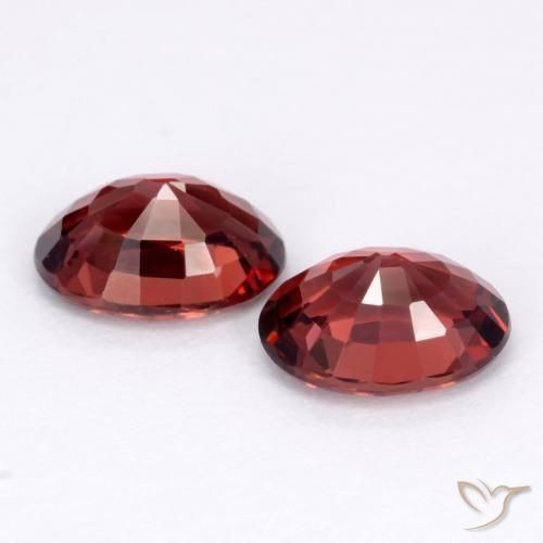 Shop natural 1.98ct ダークレッド パイロープガーネット gems, 楕円形, from モザンビーグ at GemSelect. In stock, global shipping!