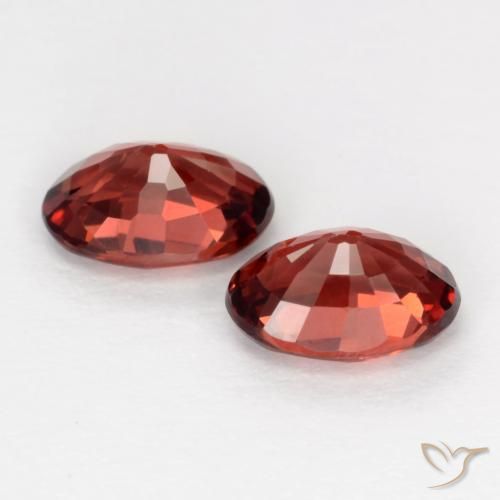 Shop natural 1.95ct ディープレッド パイロープガーネット gems, 楕円形, from モザンビーグ at GemSelect. In stock, global shipping!