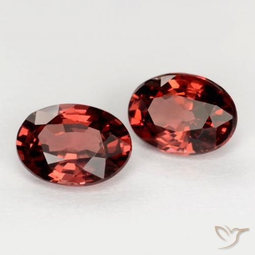 Shop natural 1.93ct ディープレッド パイロープガーネット gems, 楕円形, from モザンビーグ at GemSelect. In stock, global shipping!