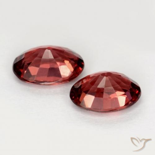 Shop natural 1.93ct ディープレッド パイロープガーネット gems, 楕円形, from モザンビーグ at GemSelect. In stock, global shipping!