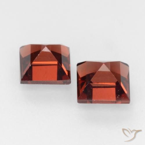 Shop natural 1.02ct ディープレッド パイロープガーネット gems, 四角形, from モザンビーグ at GemSelect. In stock, global shipping!