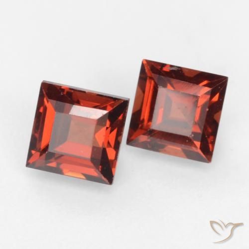 Shop natural 1.04ct ミディアムレッド パイロープガーネット gems, 四角形, from モザンビーグ at GemSelect. In stock, global shipping!